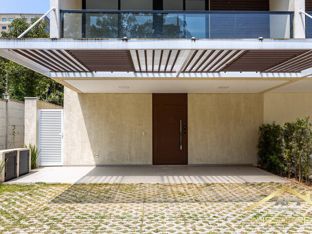 #242 - Casa em condomínio para Venda em Santana de Parnaíba - SP